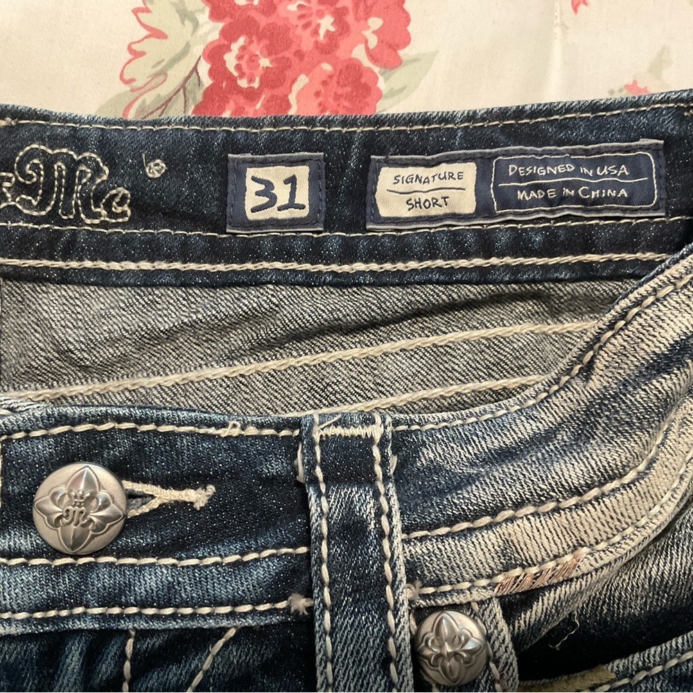 Miss Me Shorts - Picture 8 of 9
